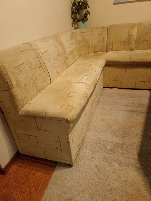 Кухненско ъглово диванче