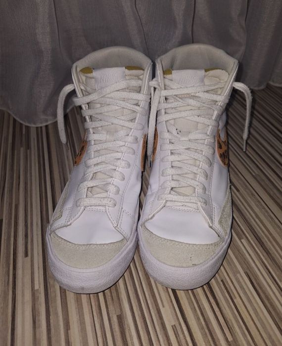 Adidași piele Nike Blazer Mid'77 mărime 43 (uk8,5)