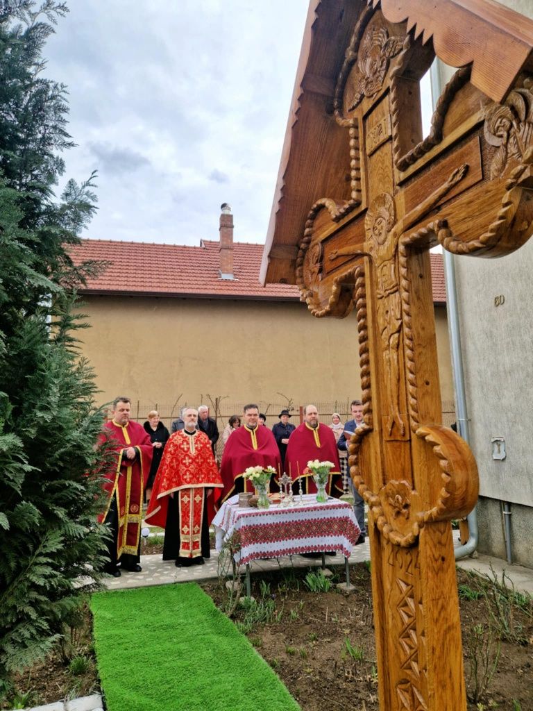 Troiță Cruce sculptată manual