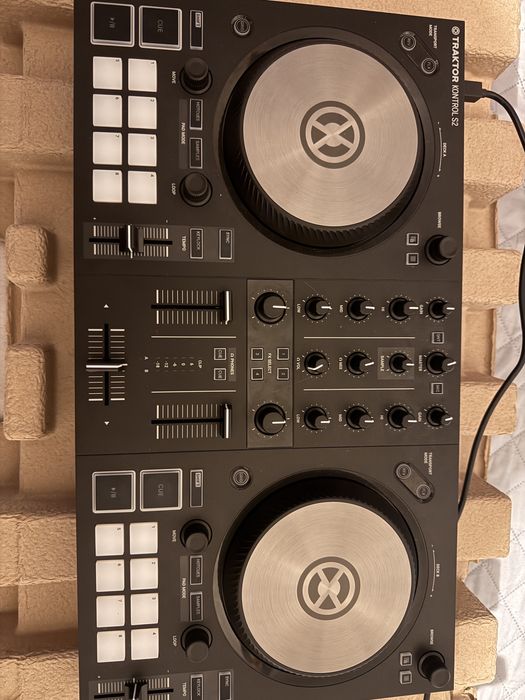 Consola DJ Traktor S2 MK 3