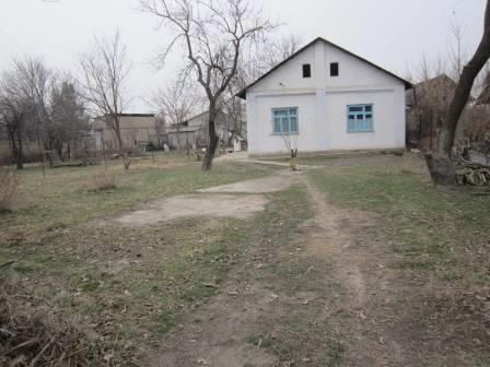 Продам дом с  участком в пригороде Ташкента