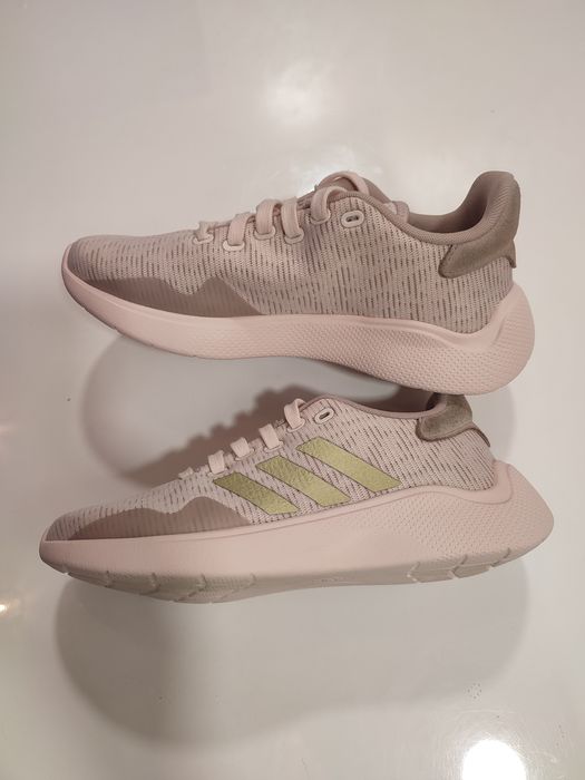 Vând adidas noi nouți