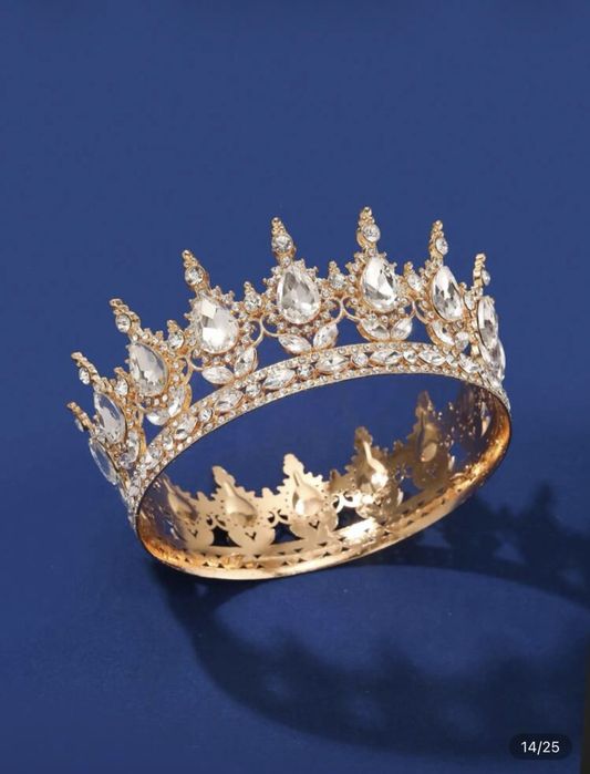 Coroniță fete cu pietre pentru tort