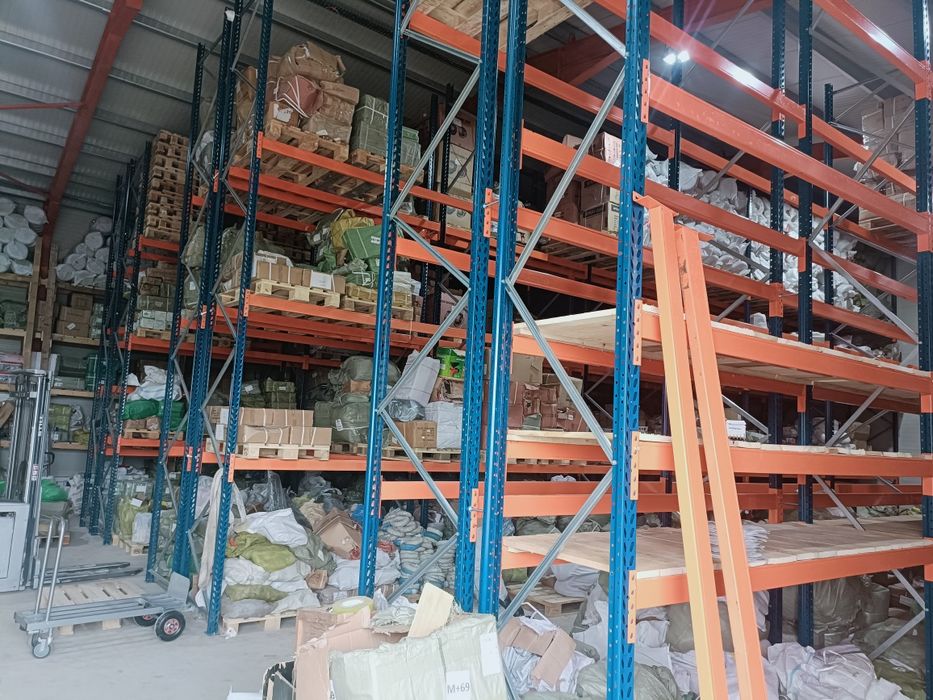 Stoc de rafturi profesionale