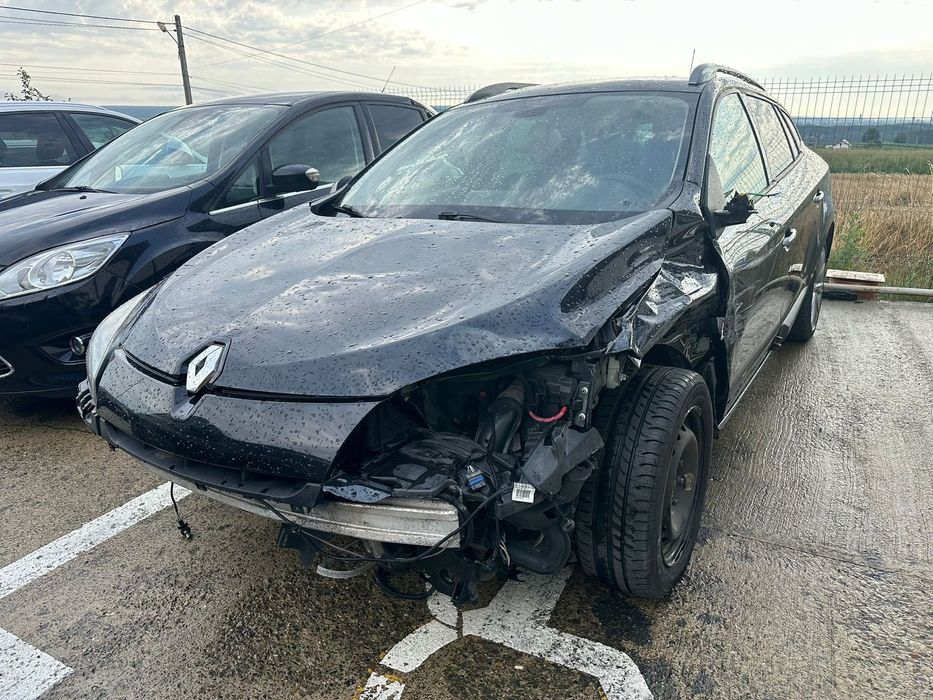Dezmembrez / Dezmembrari / Piese / Accesorii Renault megane 3 GT break negru 1.5 dci 110 cp 2011 volan stanga