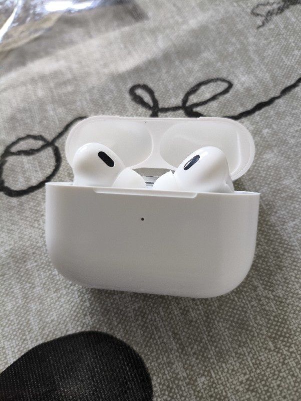Наушники AirPods Pro 2-го поколения белый.

Улучше