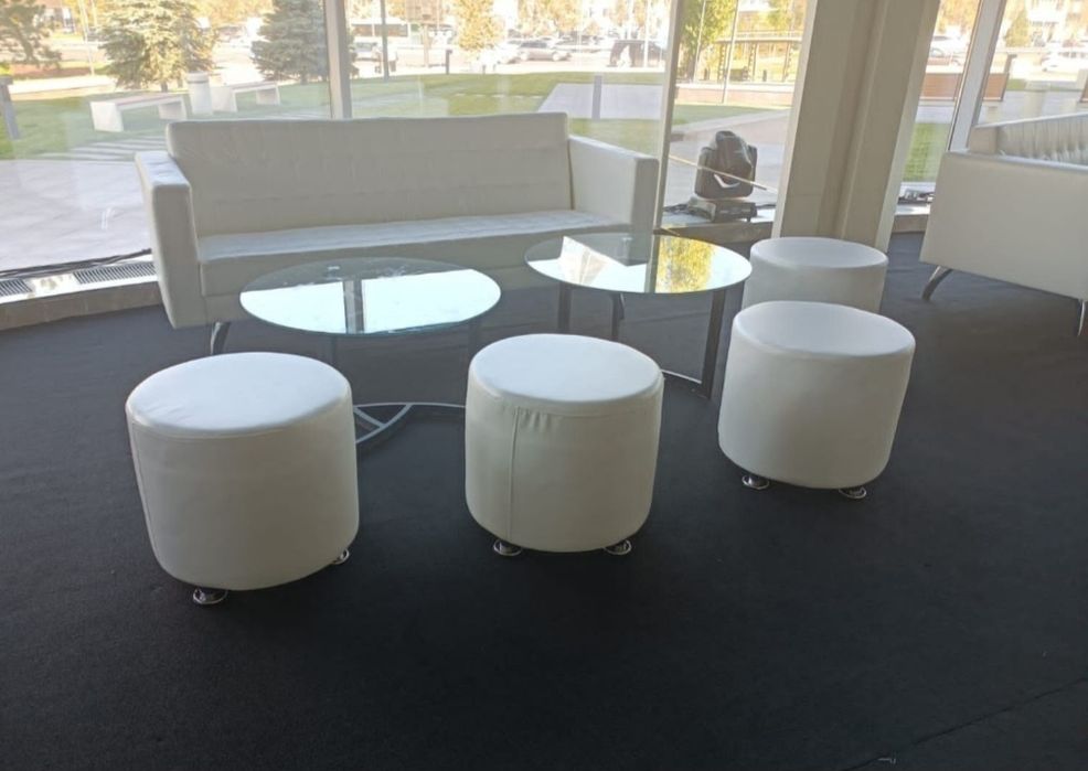 Аренда Прокат Диваны Кресла Пуфики Бинбэги Трибуны тумбы