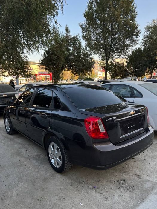 Срочно продаю новую Lacetti Gentra