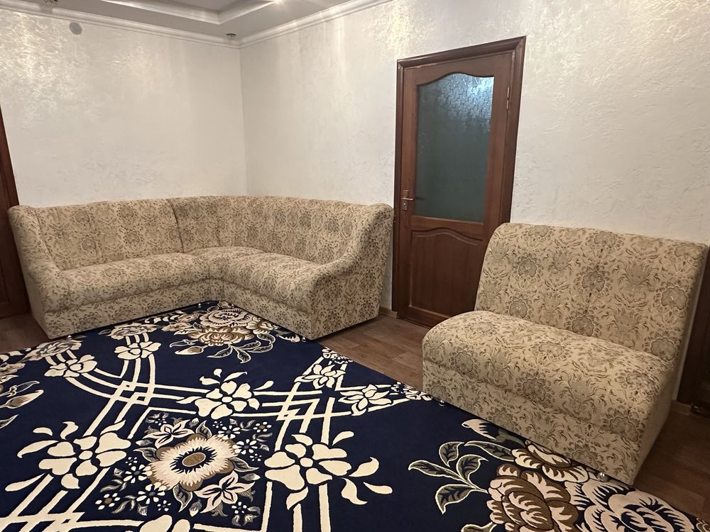 Продается угловой диван в хорошем состоянии