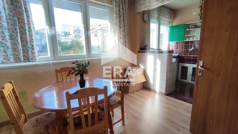 Тристаен апартамент в централната част на гр. Сандански