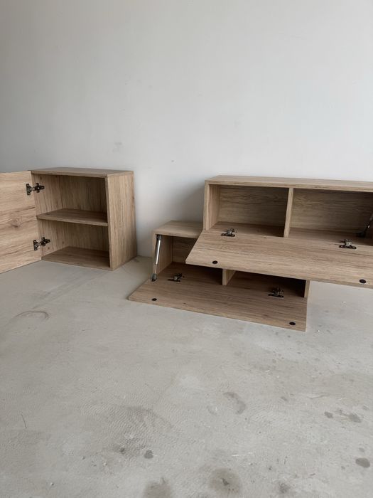 Corpuri mobilier perete