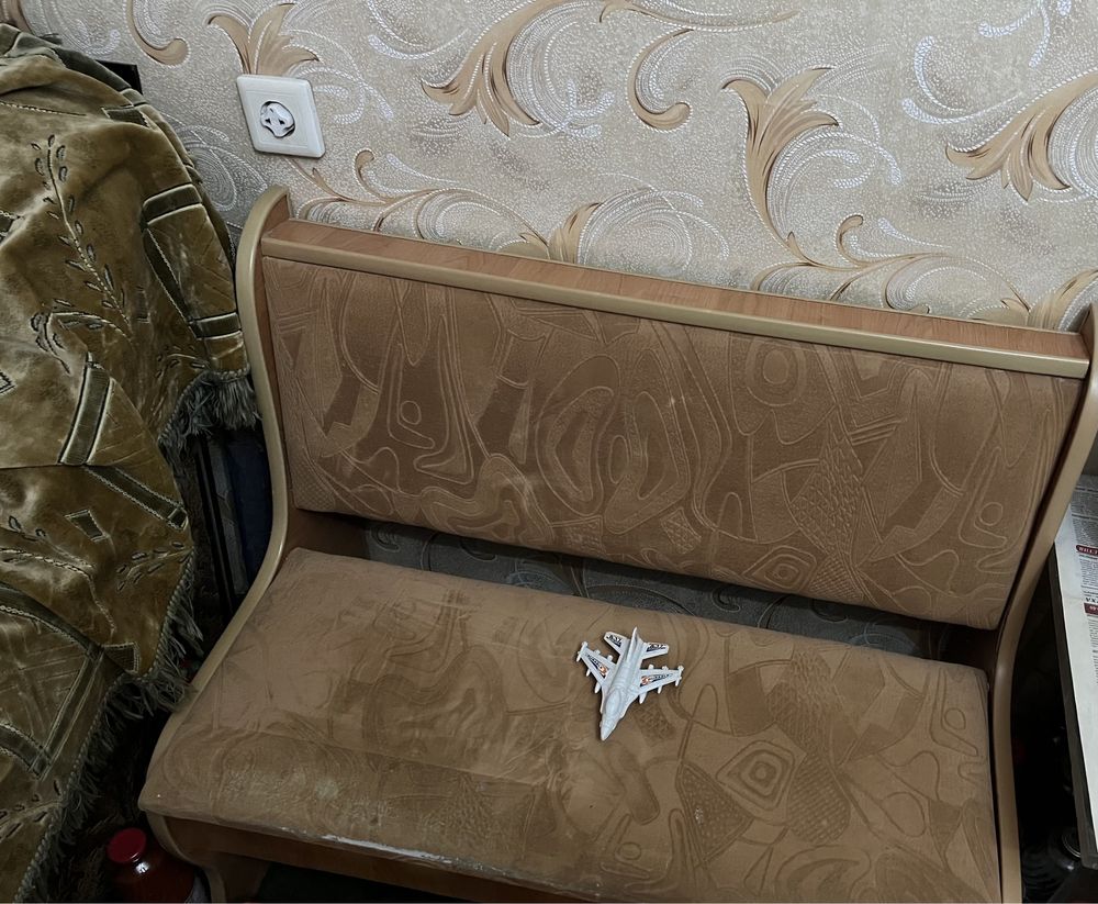 Продам диван, срочно