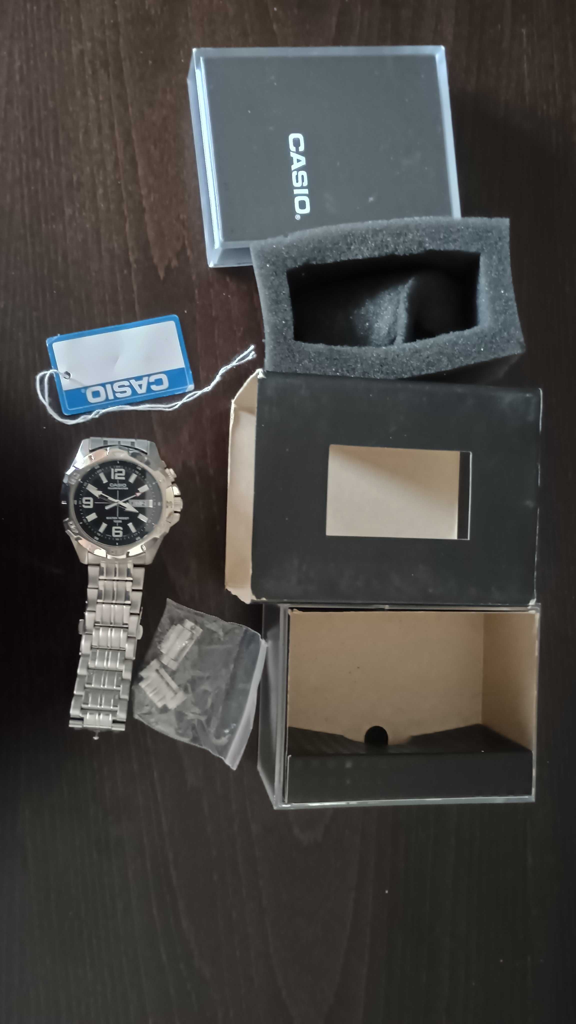 Продавам часовник casio  mtd-1082d