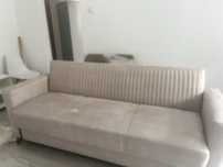 Vand canapea extensibila cu spatiu de depozitare perfect functionala.