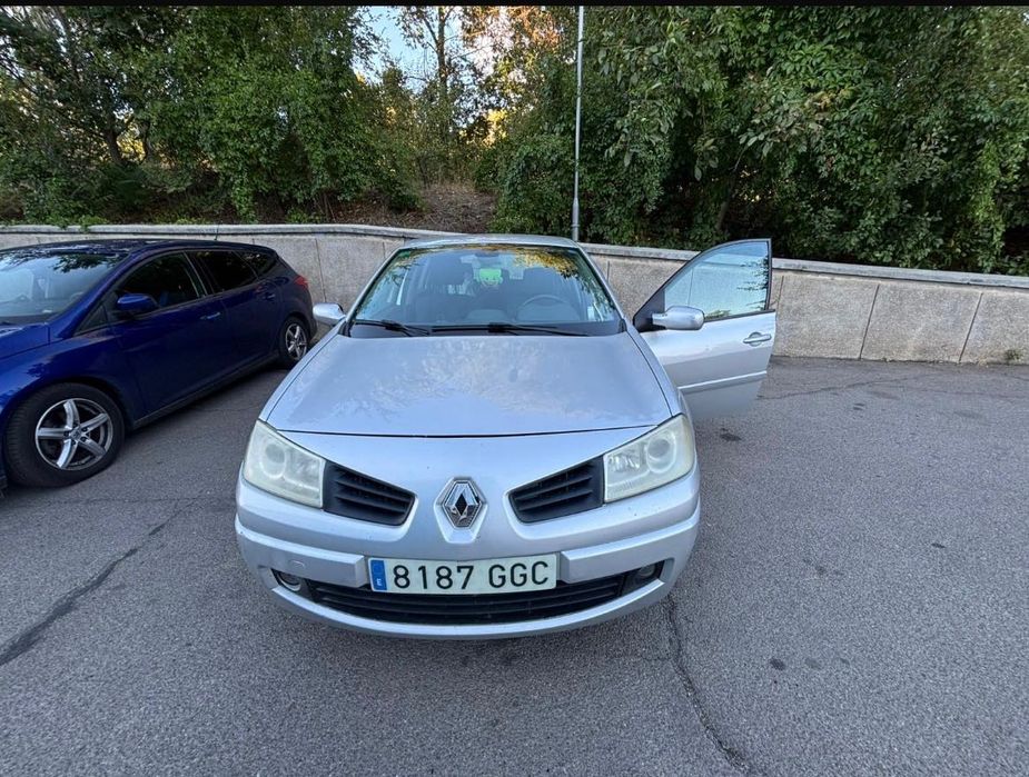 Se vinde mașină marca Renault