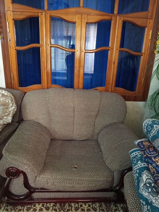 Продаются диван и кресла