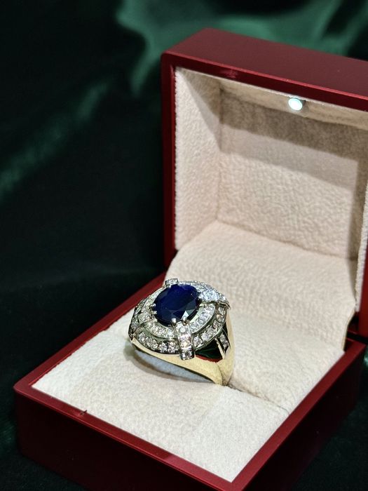 Золотое кольцо с бриллиантами