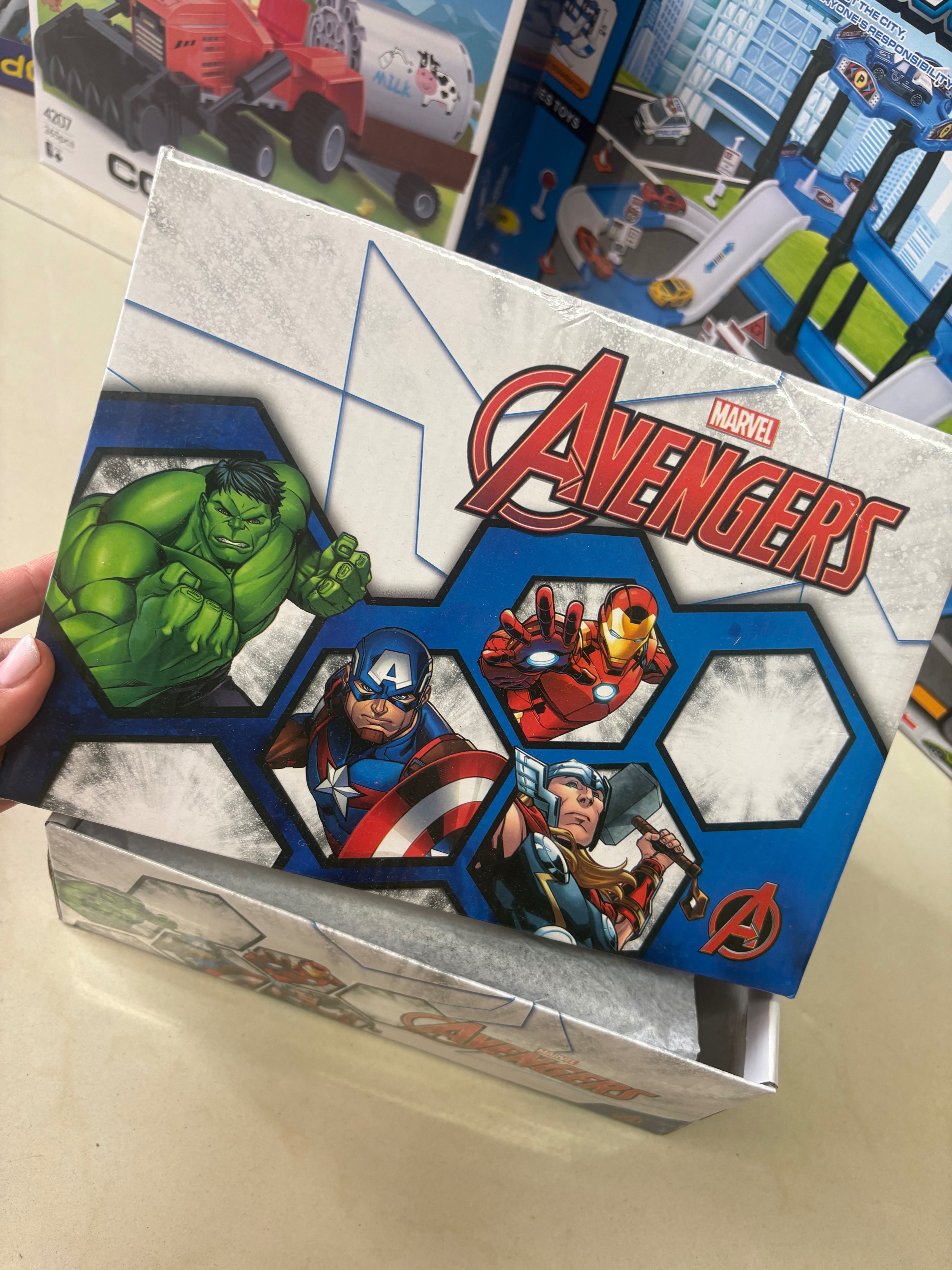 Нови маратонки на Avengers 31 номер