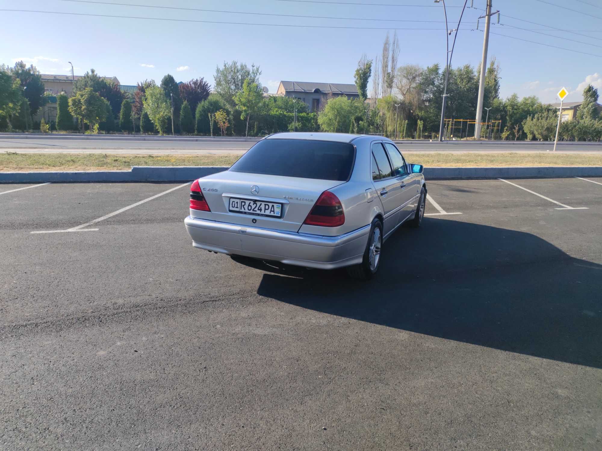 Продается автомобиль Mercedes Benz w202 C200 Kompressor