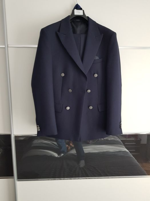 Costum nou barbați !