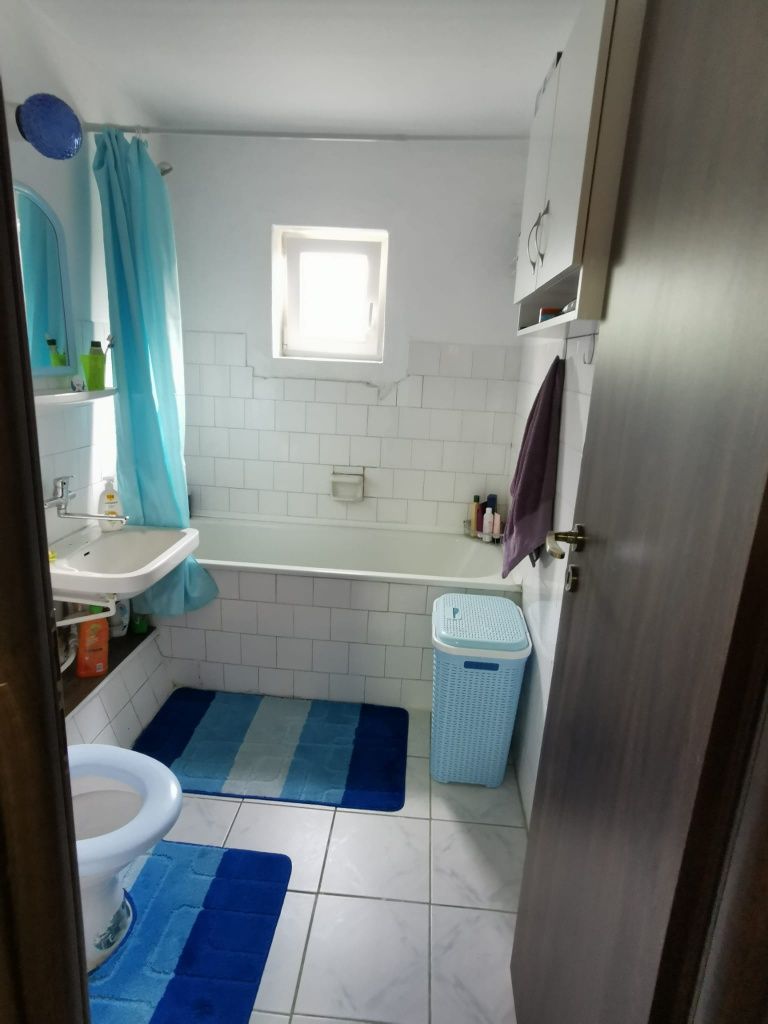 Apartament 3 camere, cu garaj