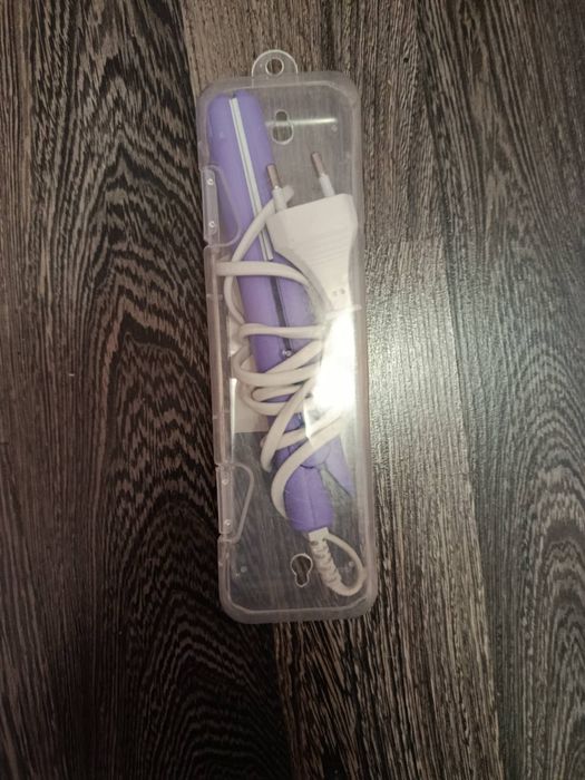 Виолетово лилава преса за коса