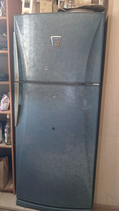 Отдам холодильник на запчасти