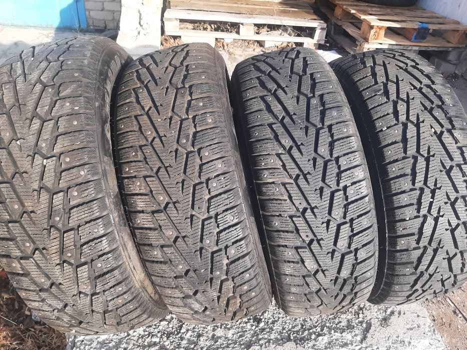 Продам шины 235/60/18 найда