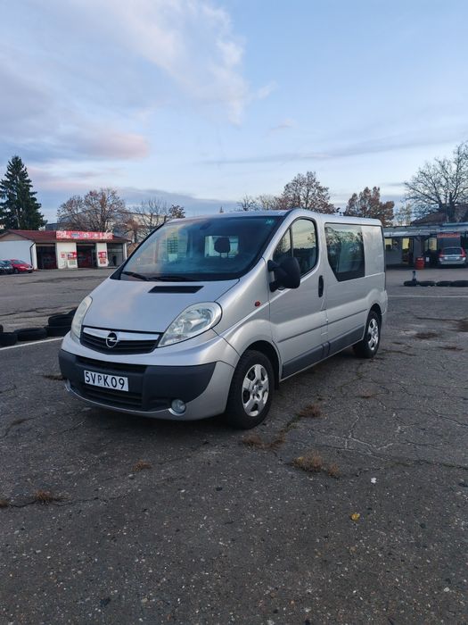 Opel Vivaro Mixt 5 locuri și marfa!