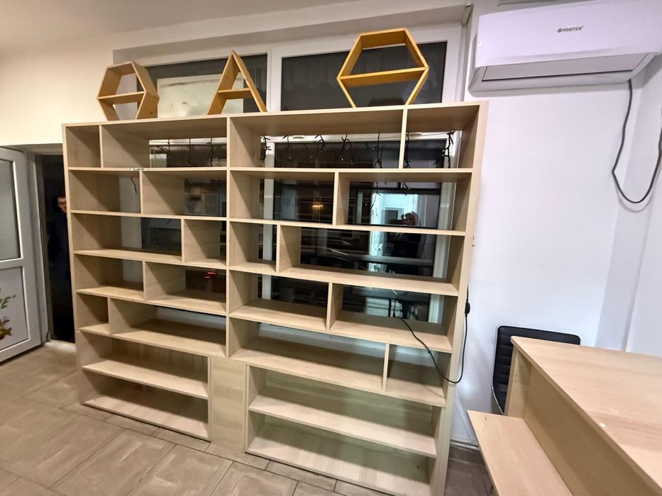 Vand mobilier farmacie drogherie