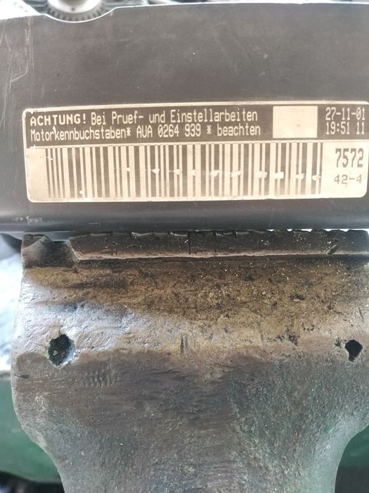 Vând motor pentru piese golf 4 cod motor AUA