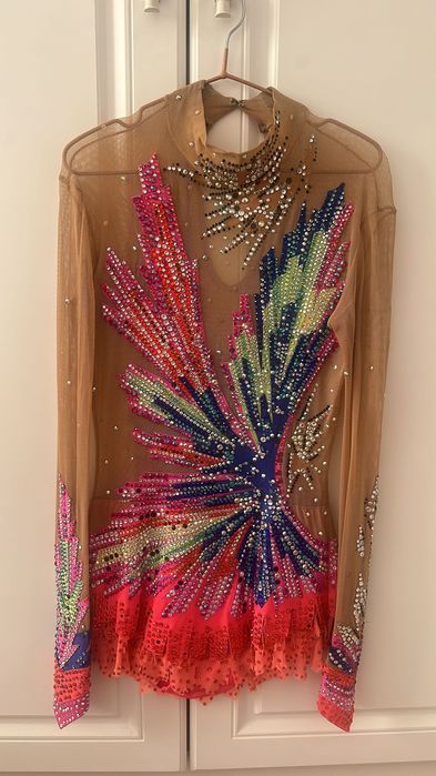 Продам купальники для художественной гимнастики