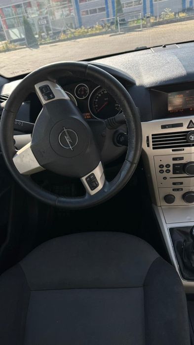 Opel Astra H/2008/1.9 CDTI/ 185.000KM.