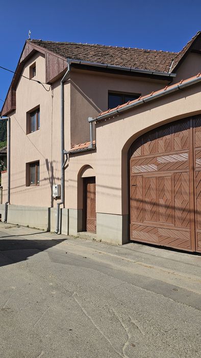 Casă de vânzare in Rășinari județul Sibiu...Str;Bozilor,nr;329,  504 m