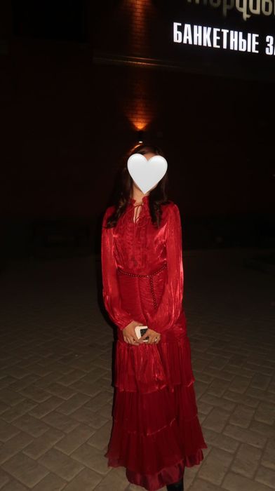 Продаю платья вечерние