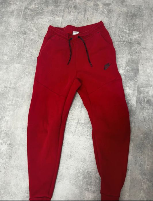 Pantaloni tech rosii
