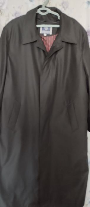 Продается мужской плащ