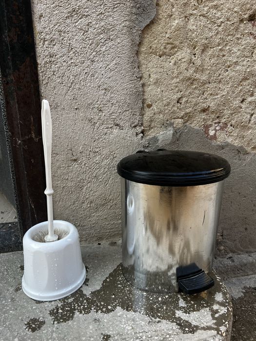 Vând chiuvetă cu picior, accesorii