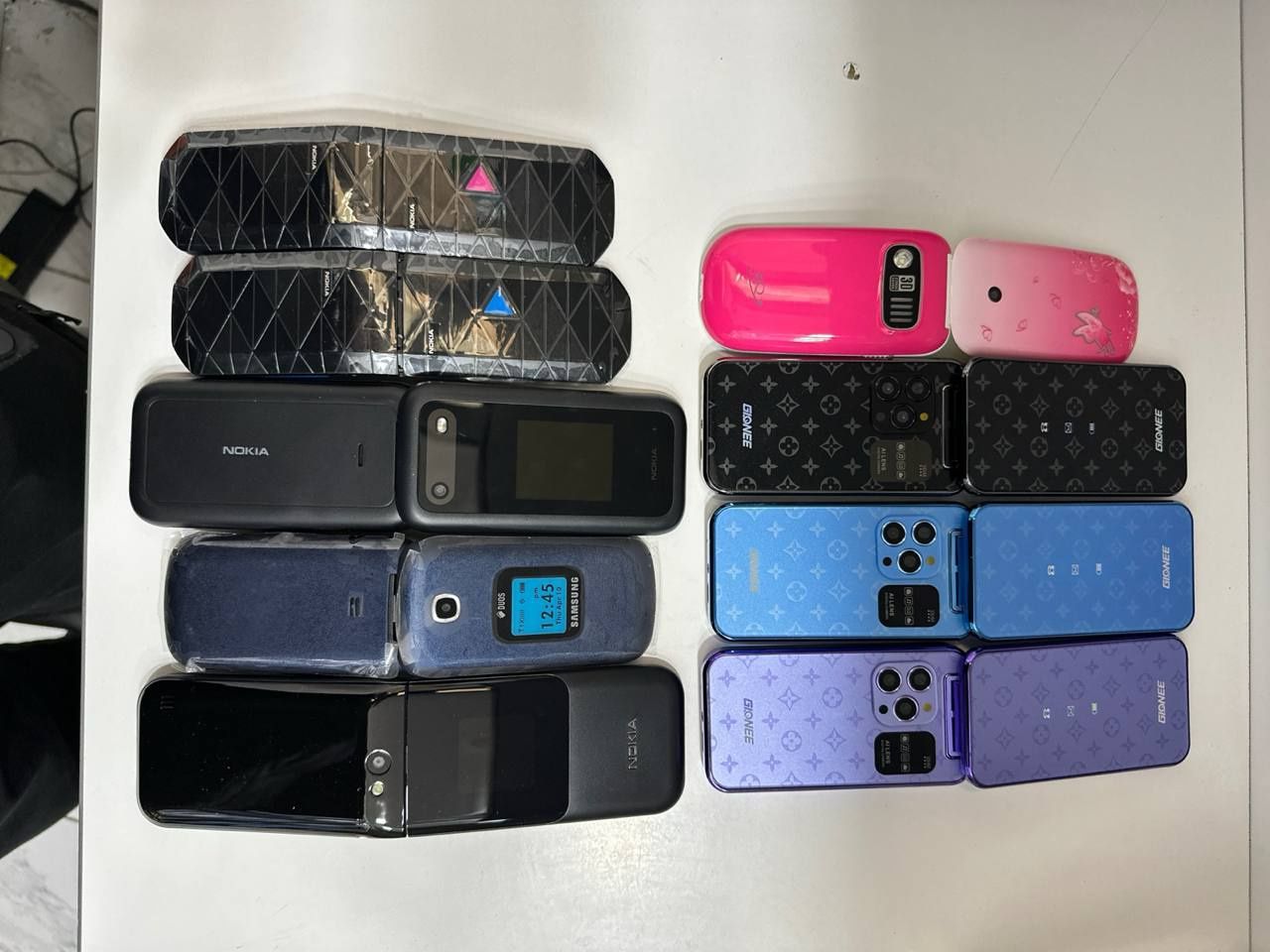Nokia 8110 bananka, Barcha Knopichniy tella bor, YENGI.