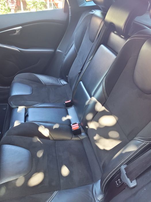 Volvo v40 D4 R Design