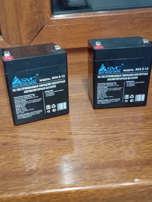 Свинцова кислотная батарея SVC Av4.5-12
