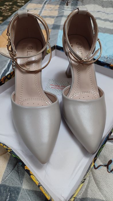 Каблук туфли новые