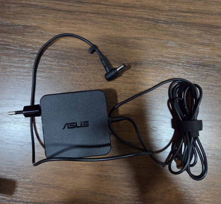 Блок питания для ноутбука Asus оригинал MODEL •ADP-65DW C
L.P.S CC:G R