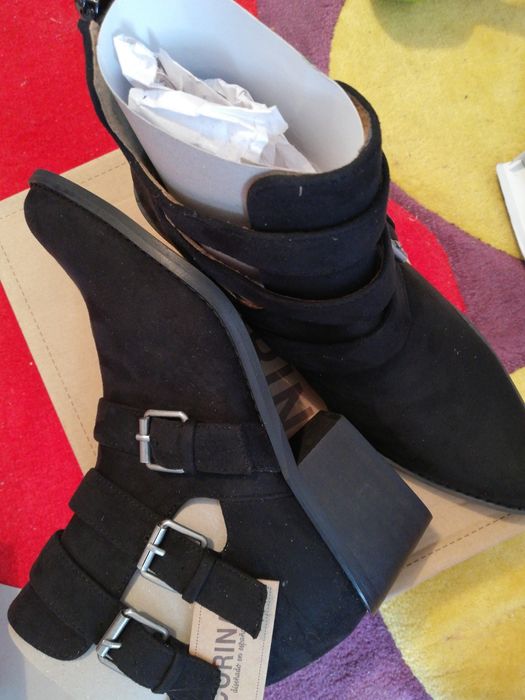 Botine decupate, noi