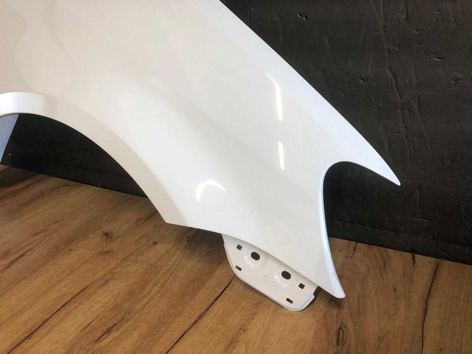 Aripa Fata Dreapta VW Touran 2007-2010 (LB9A (Alb))