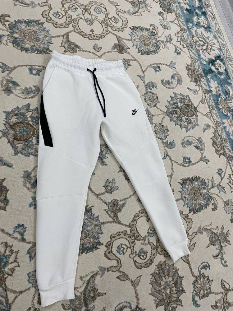 Nike Tech Fleece