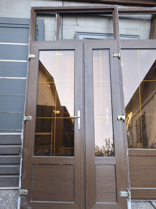 Пластиковая  дверь  Engelberg