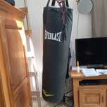 Sac box EVERLAST negru 123 cm 33kg cu sistem de ancorare, totul  nou