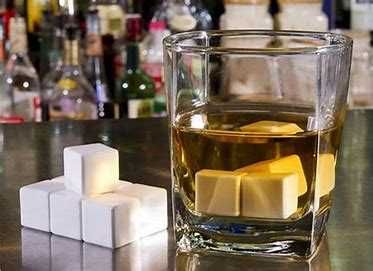 Cuburi de gheata pentru whisky
