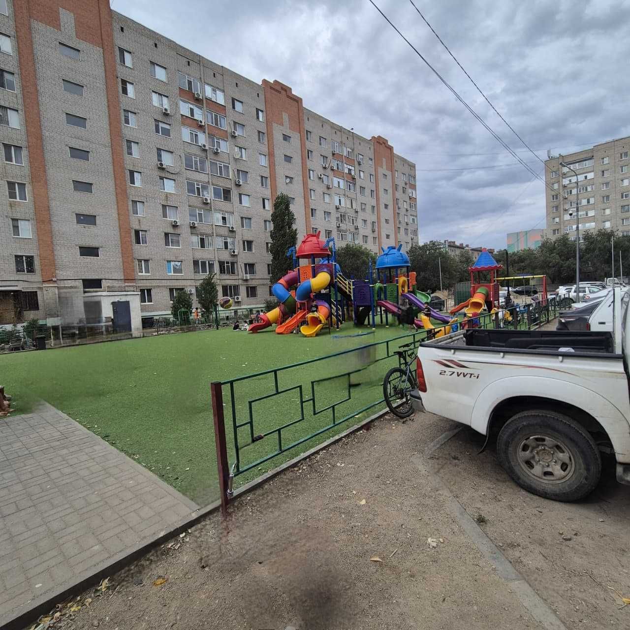 продам 2х комнатную квартиру в 12 микр.